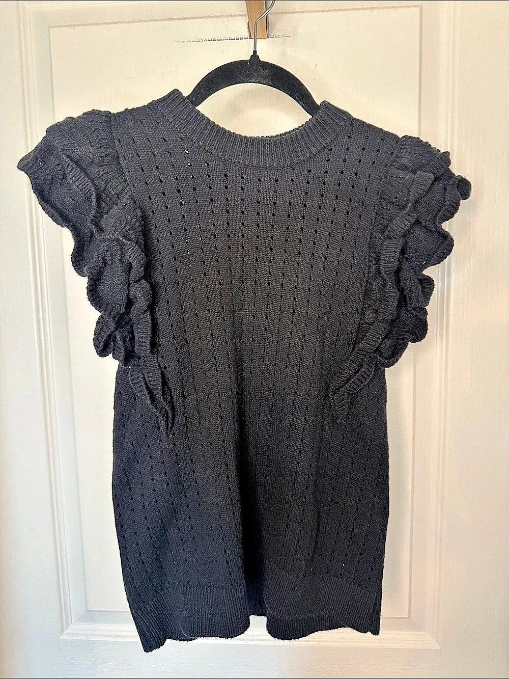 Who What Wear Black Ruffle Sleeve Knit Sweater Size Medium